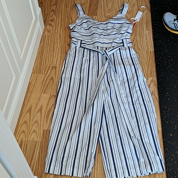 Jumpsuit - Picture 2 of 5